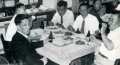 Chinesen 1964 im speisesaal.jpg