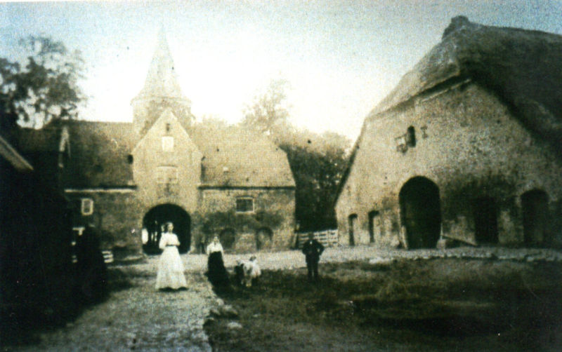 Datei:Innenhof Domäne 1905.jpg
