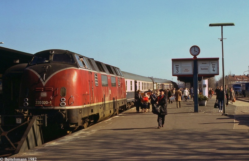 Datei:Bahnhof Gleise 3 4.jpg