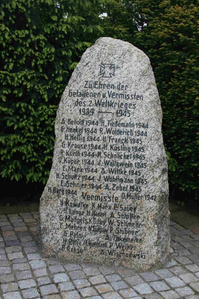 Datei:Kriegerdenkmal Franzenburg 4.jpg