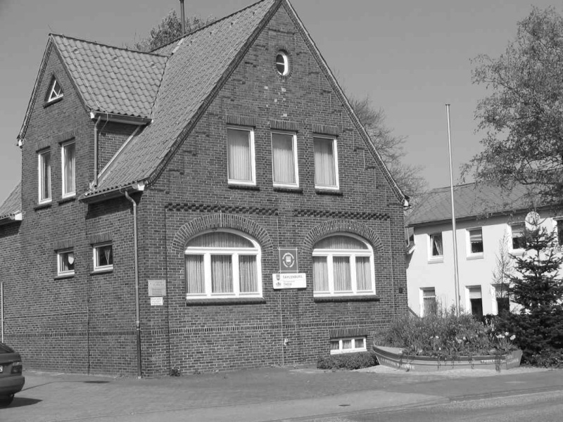 Datei:Gemeindehaus-Sahlenburg.jpg